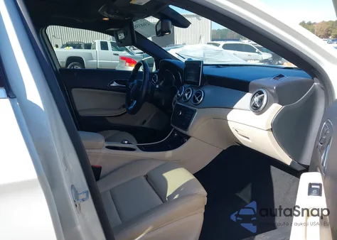 2016 Mercedes-Benz Gla 250 z USA, uszkodzony, nr VIN WDCTG4EB1GJ206999